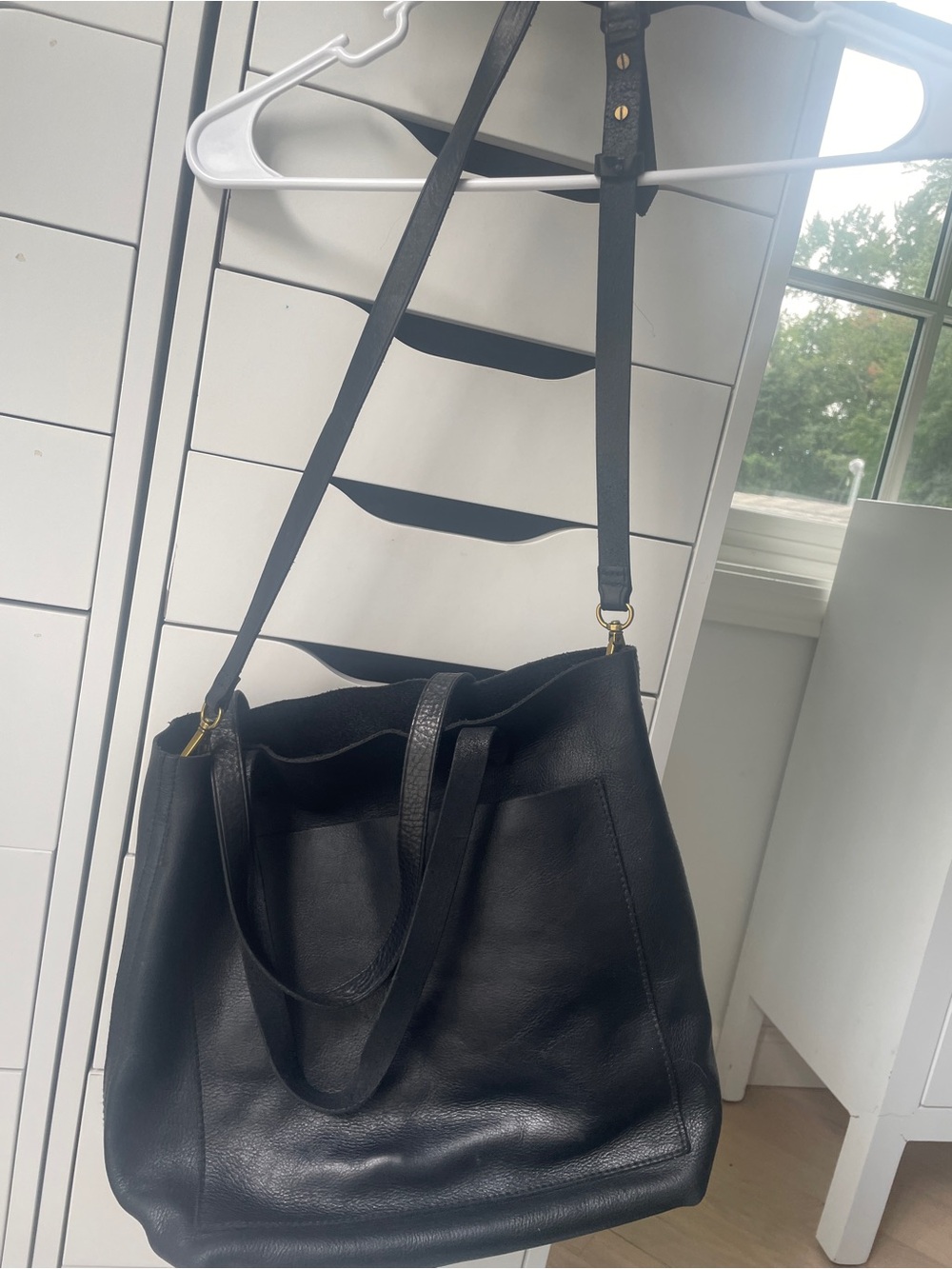 Madewell Classic Black Leather Midsize Tote Bag with Adjustable Shoulder Strap